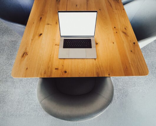 How to Reduce Demo No-Shows (Without More Reminder Emails)